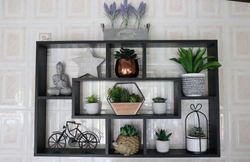 HEDDFAN, Luxury 3 bedroom timber lodge, Now with WiFi, Caer Beris Holiday Park, Builth Wells, SORRY NO TRADESMEN OR CONTRACTORS ALLOWED - Foto 10