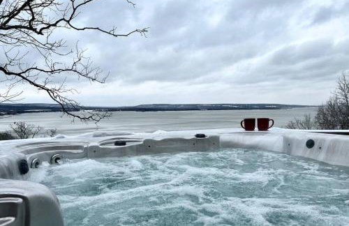 Lakehouse Getaway with Beautiful Views - Foto 34