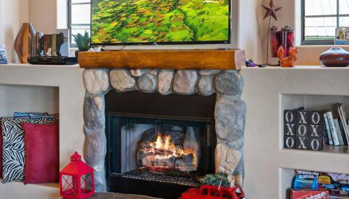 Cabin with Wild Horses, Fireplace, Dog Friendly & StarLink - Foto 2