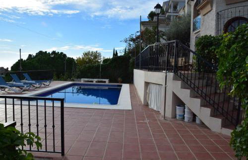 Apartamento-Estudio en Villa con Piscina - Photo 3