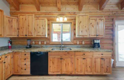 Splendor Valley Farms Huge Log Cabin with King Bed Bunk Beds and Game Room - Photo 20