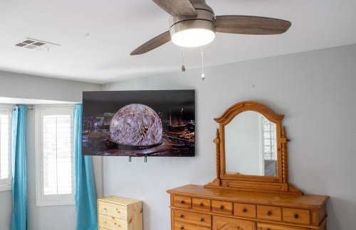 Heated Salt Pool, BBQ, Movie Projector, Stereo, Billiards Table, Arcade Game, Darts - Stone Sanctuary NW at Childrens Memorial Park, Pool Heat Optional - Foto 15