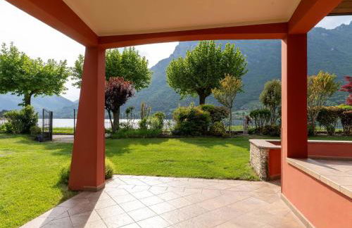 Idyllic cottage next to the beautiful Lake Idro - Foto 123