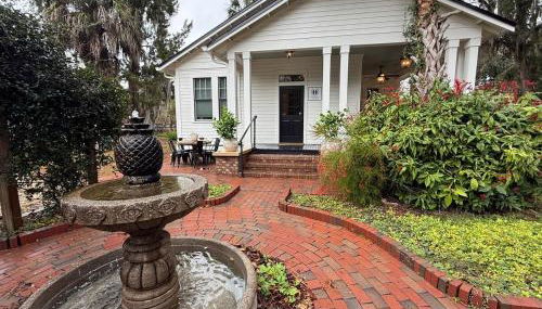 Historic Duckpond Home - Walk to Downtown & UF - Foto 1