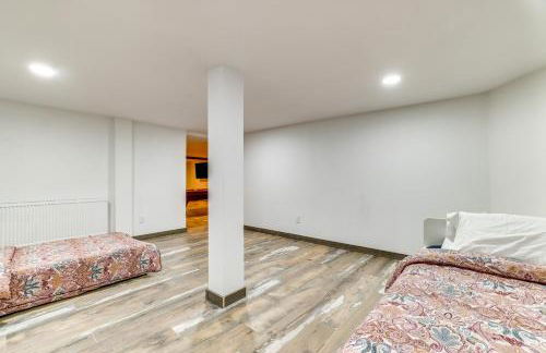 Game Room and Hot Tub! Cresco Family Home - Foto 28