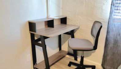 Modern Home-Downtown-3 Bedroom- King Bed - Foto 2