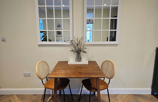 Spacious & Renovated 1-bed Garden Flat in London - Photo 21