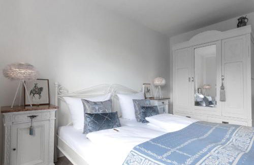 BALTHAZAR IPHOFEN, ohne Frühstück, nähe MARKTPLATZ, KNAUF GIPS KG und ConneKT, Weingut Wirsching, TV mirroring 55" Zoll, Wifi, mit Garten & Terrassen - Foto 6