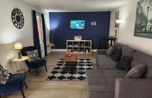 Beautiful 2-Bedroom Condo Near Universal and other Orlando Attractions, King Bed & Wi-Fi - Foto 1