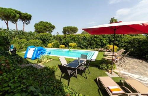 2 Private Abodes in One Magnificent Villa! - Foto 41