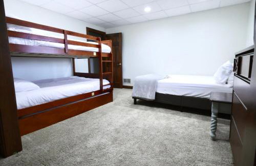 Lakefront Group Stay, Sleeps 19, Indoor Pool, Hot Tub, Arcades - Foto 54