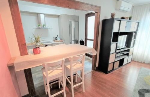 BEC, Hospital Cruces, parking gratis, wifi, AA, a 15 min de Bilbao - Foto 1