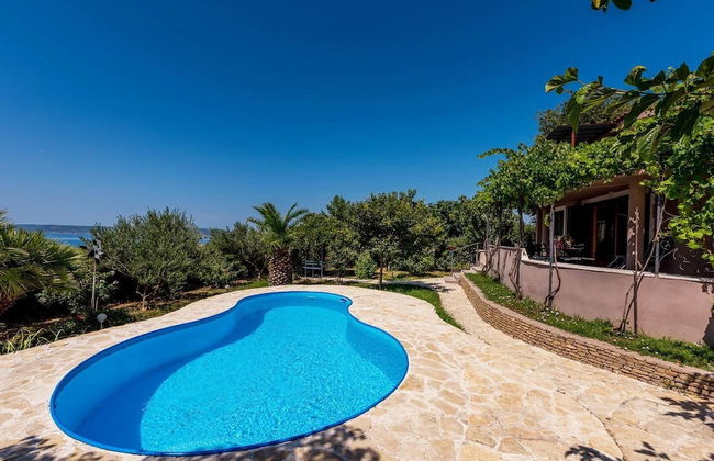Villa Belezza Sleeps 8 With Pool - Foto 19