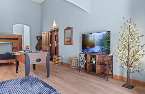 Family Getaway - Outdoor Activity Oasis - Mins to Downtown and Water Parks - Jacuzzi - Game Rm - Foto 28