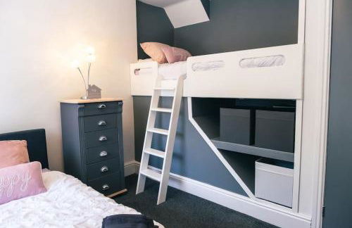 4 bedroom - Sleep 9 home in Cheadle Staffordshire - Alton towers Polar Express Dimmingsdale Peak District Trentham Gardens Water World - Foto 34