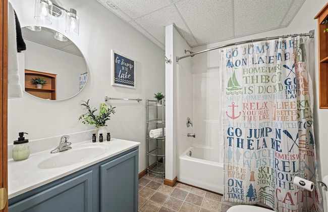 Mews Mountain House by Avantstay Walk to Beach, Hot Tub, Game Room - Foto 47