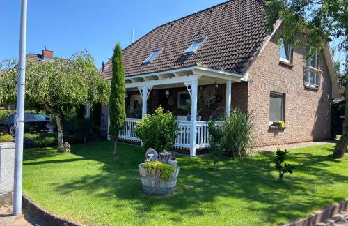 ZWITSCHERNEST Stilvolle helle Ferienwohnung Gästezimmer Monteurwohnung für 1 bis 6 Personen 3 Zimmer 60 qm - Foto 2