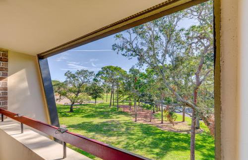 8 Mi to Honeymoon Island Golf Getaway with Balcony! - Foto 17