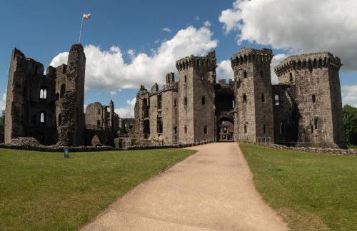 Charming 3-Bed Cottage by the River Usk - Foto 38