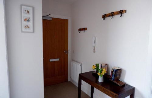 No 7 Quiet, two bedroom Ground Floor Flat in Tornagrain Great for early Airport departures or late flights - Photo 20