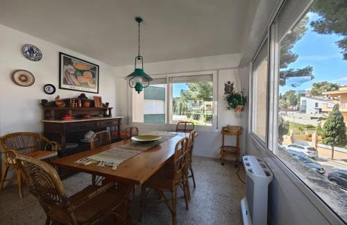 SPACIOUS FLAT WITH SEA VIEWS, FOR 8 PEOPLE WITH 3 BEDROOMS, 2 BATHROOMS and NEXT TO THE BEACH!! - Foto 9