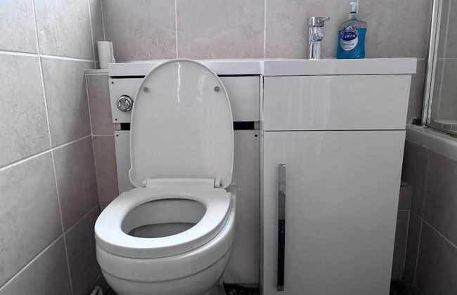 Spacious 2-bed Apartment in Hornchurch - Foto 18