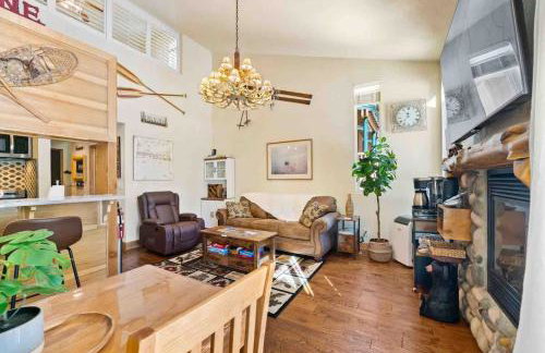 TahoeCozy with Pool Hot Tub and Near Northstar - Foto 29