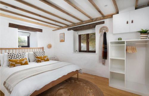 Naut Retreat, The Cart Lodge - Cosy cottage, walk to Porthcurno beach, Pedn Vouder & Minack Theatre - Photo 6