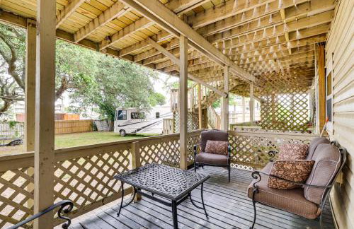 Stroll to Shore Quaint Condo with Deck in Norfolk - Photo 15