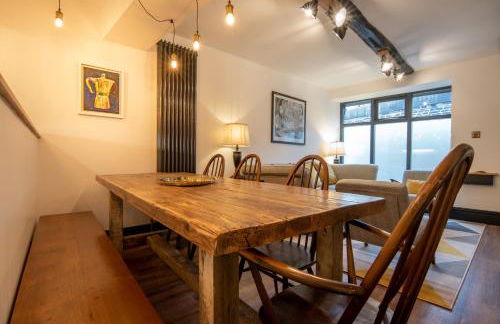 Former 16th Century Inn - In the heart of Macclesfield, gateway to the Peaks - Photo 20