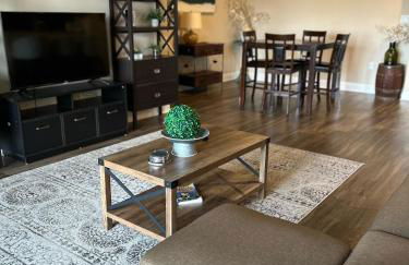 Spacious 2 Bedroom 2 Bathroom Apartment with Balcony in Uptown Charlotte! City Views & Free Parking! - Foto 25