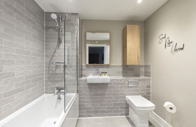 Elliot Oliver - Luxurious 2 Bedroom Apartment With Parking - Photo 16