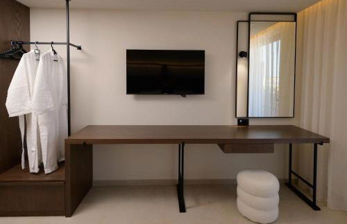 The Z Suites - Photo 34