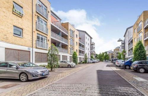 Town Centre Apartment in Gated Complex - Foto 1