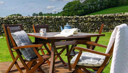 Finest Retreats - Shepherds Cottage at Mile House Farm - Foto 2, Garden, Garden view