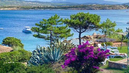 CASA MUGHETTO R5055 WiFi, seafront, private sea access, swimming pool - Foto 1