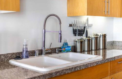 Modern Loft, Quiet, WiFi, Cable, Parking - Foto 10