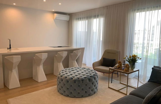 Lux - With Private Pool - A1 - Photo 22