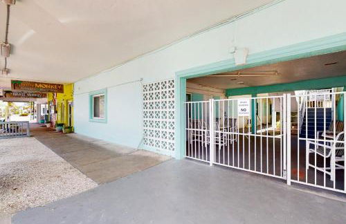 Pass-A-Grille Beach Retreat Unit 8 - Photo 22