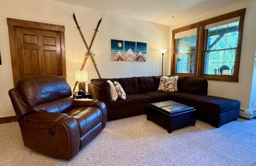 2 BR Basecamp Bliss at Kicking Horse Near Ski Hill - Foto 7