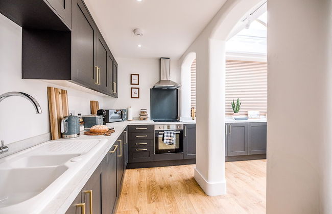 The Art Room Leiston Air Manage Suffolk - Photo 15