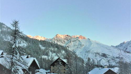 PUY SAINT VINCENT APPARTEMENT T2 BALCON SUPER PANORAMA AVEC PARKING PRIVE COUVERT et PISCINE L'ETE - Foto 4