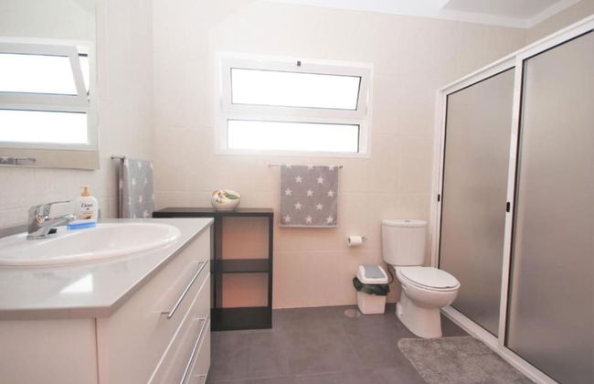 Farious Villa - Photo 17