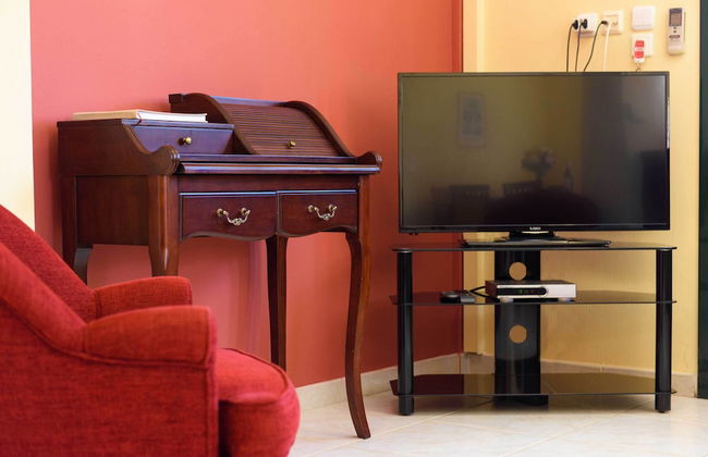 Luxury Villa Lemonia With Private Pool - Photo 12