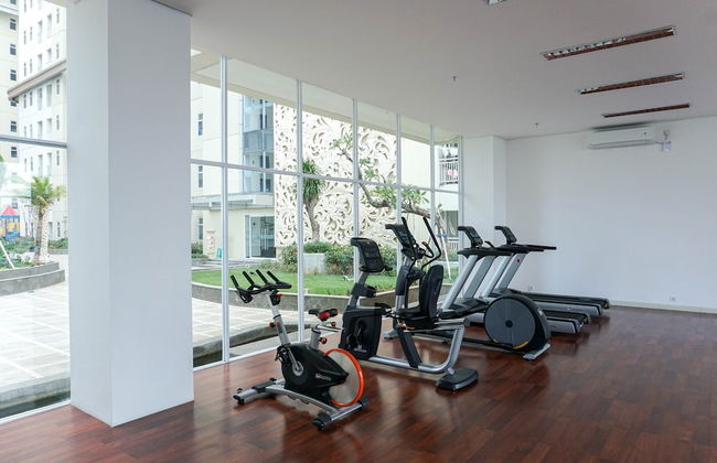 Fully Furnished Apartment with Comfortable Design 2BR Vittoria Residence - Photo 24