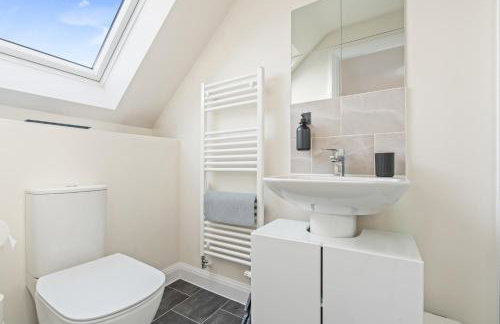 #83 Stylish Wigston Home - Near Bradgate Park - Sleeps 4 -" Perfect for contractors and Families - Free Parking" - Foto 24