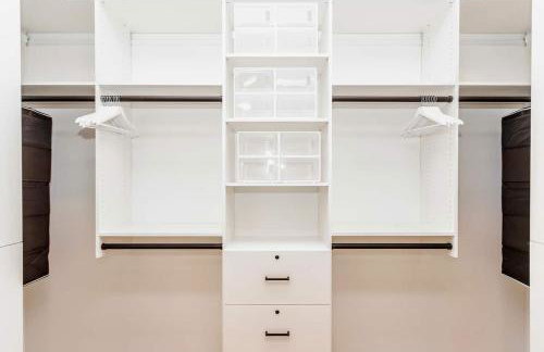 Ultra Modern Luxury - New Construction 4 Bedrooms - Photo 58