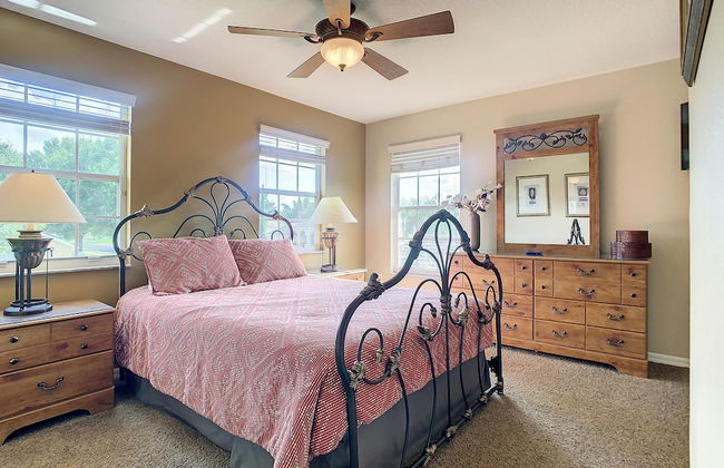 Fantastic 7 Bed 6 Bath in Prestigious Gated Comm - Foto 24