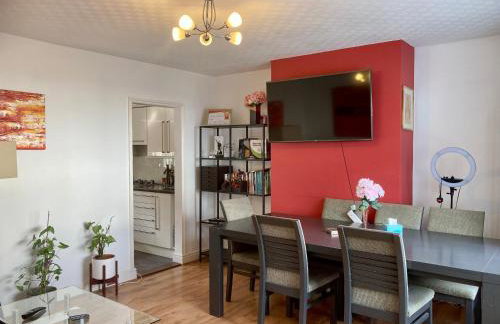 Cosy Modern Family Home Free Parking Garden - Foto 6