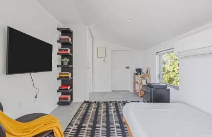 Sleeps 32 Private Compound w Putting Green Bouldin Collective by AvantStay - Foto 80